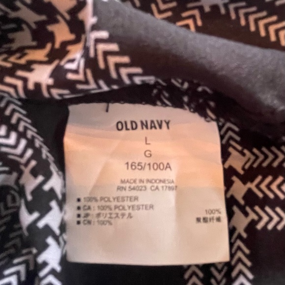 Brand new with tags Old Navy simply elegant career or evening blouse. - Picture 4 of 6